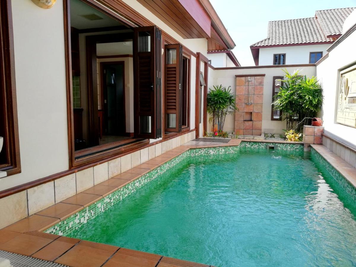 Wonderland Private Pool Villas At Port Dickson Porto Dickson Exterior foto